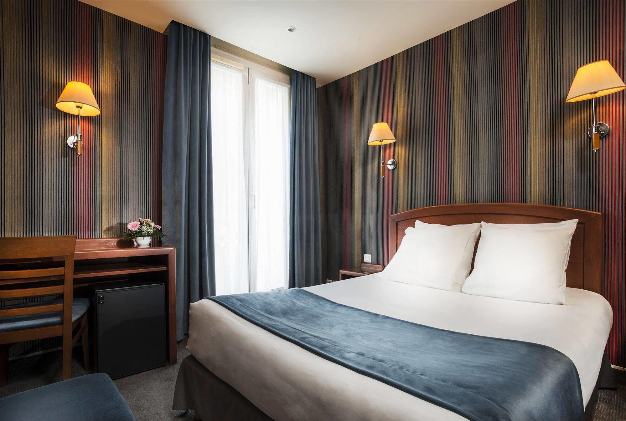 Hotel Charlemagne Neuilly-sur-Seine Quarto foto